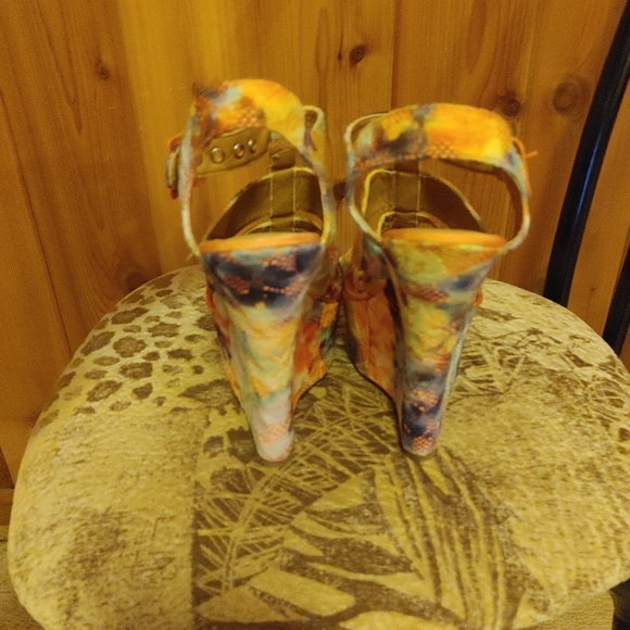 Platform wedge sandals - Picture 2 of 4